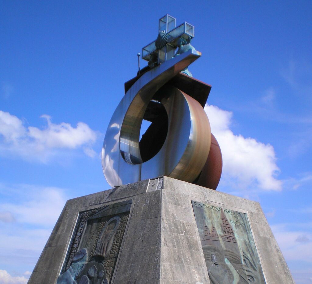 statue on top of monte do gozo